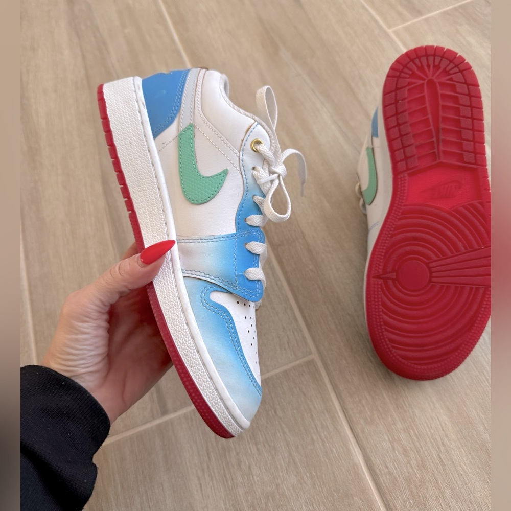Size 5 Nike Air Jordan 1 Low SE. Worn once White/University Blue/Game Royal